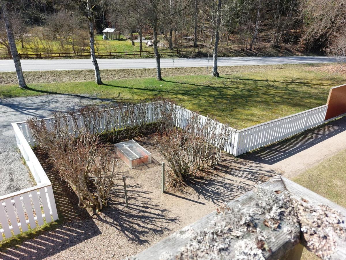 Flora Dekor Gaestgard, Lenagarden Guest House Alingsas Exterior photo